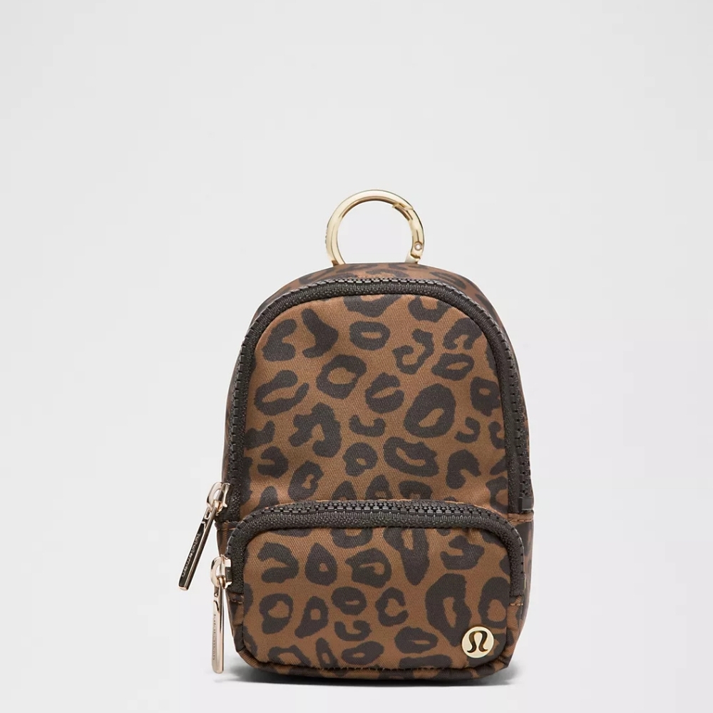 Lululemon Everywhere Backpack Nano (Leopardo Shift Midi Desert Khaki Multi) - Picture 2 of 10